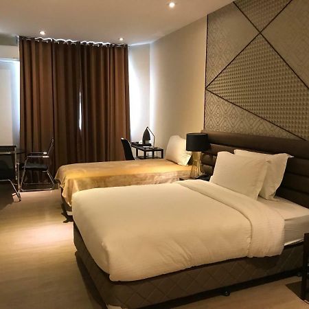 Maxx Hotel Ortigas Pasig City Extérieur photo