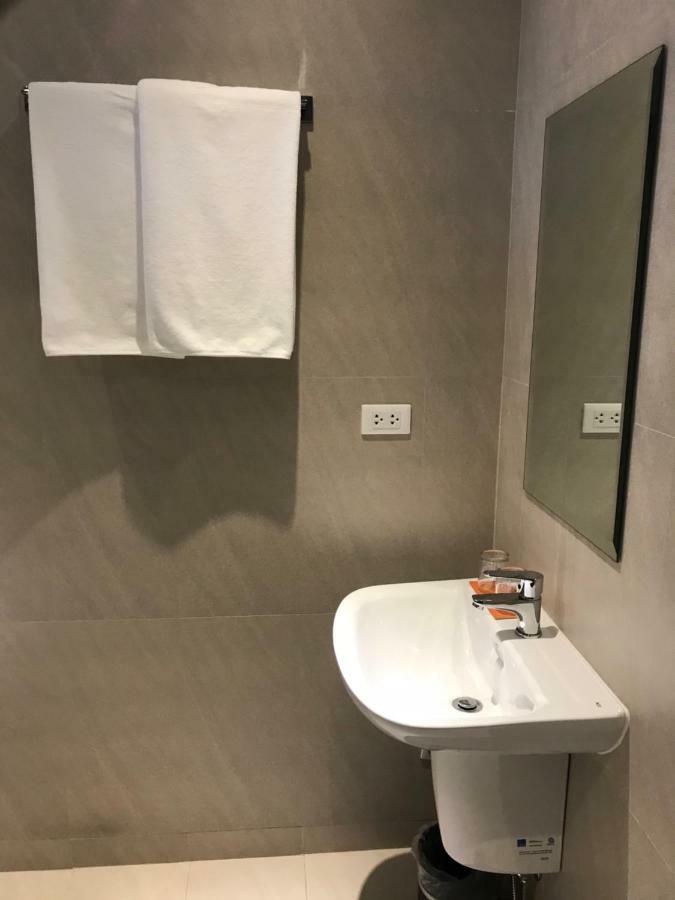Maxx Hotel Ortigas Pasig City Extérieur photo